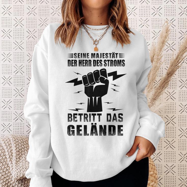 Seine Majestät Der Lord Des Stroms Betritt Das Gelänen Seine Majestät Der L S Sweatshirt Geschenke für Sie