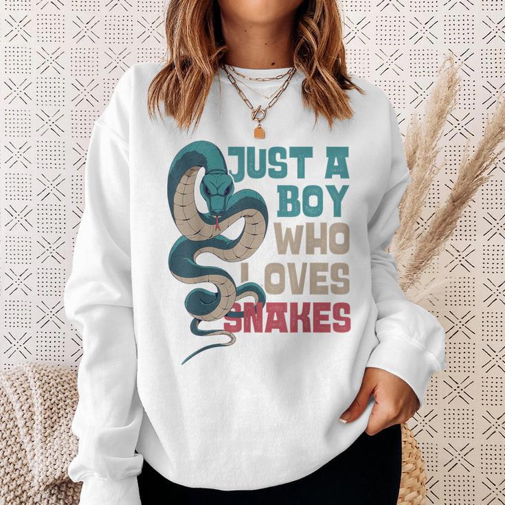 Snake Serpent Nur Ein Junge Die Schnnen Loves S Sweatshirt Geschenke für Sie