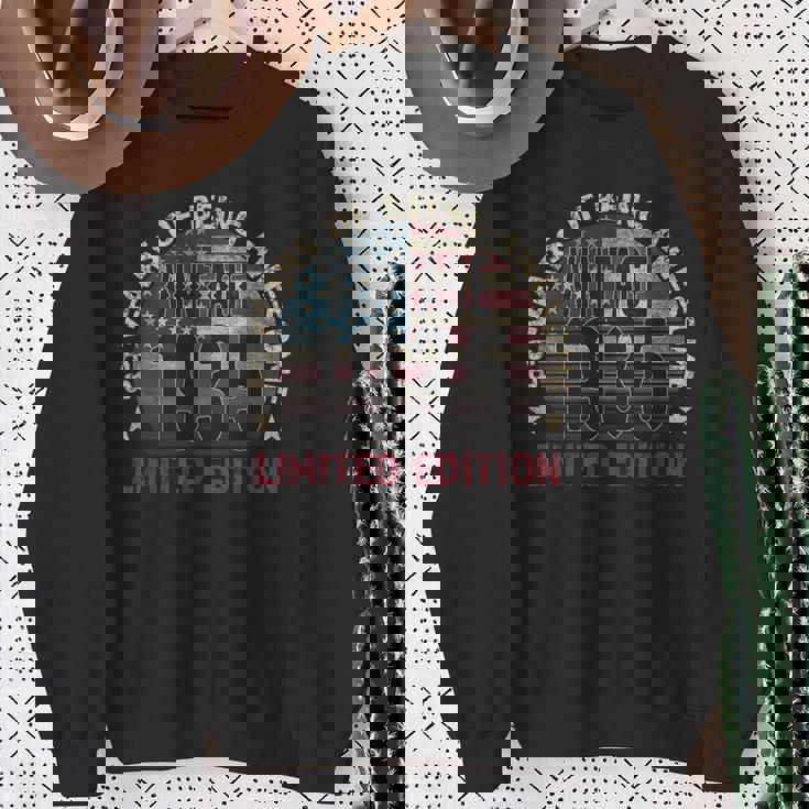 89Th Birthday Vintage Born 1935 Turning 89 Year Old Sweatshirt Gifts for Old Women