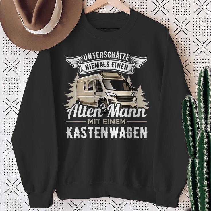 With Camper Underschatz Niemals Eine Alte Mann Mit Boxan Sweatshirt Geschenke für alte Frauen