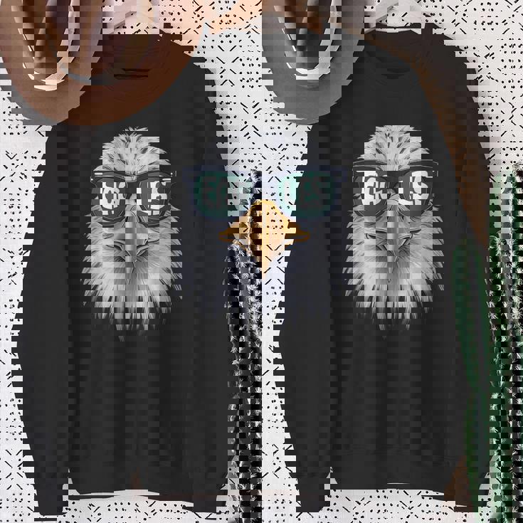 Cool Face Eagles With Sunglasses Vintage Eagles Flying Bird Sweatshirt Gifts for Old Women