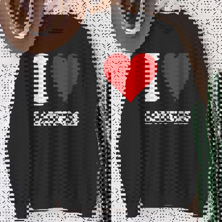 Corazón Rojo I Love Latinas Camisa de entrenamiento Regalos para ancianas
