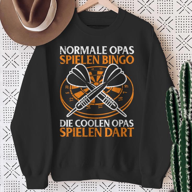 With Die Coolen Grandpas Spielen Dart Grandpa Dart Player Sweatshirt Geschenke für alte Frauen