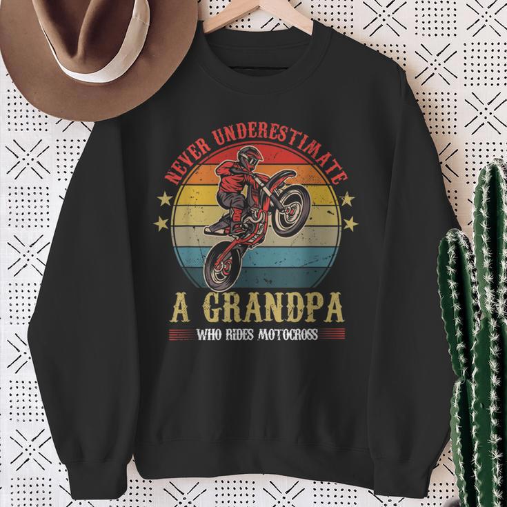 Dirt Bike Never Underestimate A Opa Der Motocross Fahren Sweatshirt Geschenke für alte Frauen