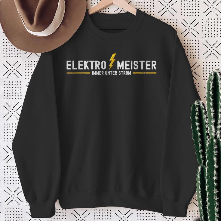 Elektromeister Prüfung Elektro Meisterprüfung Unter Strom Sweatshirt Geschenke für alte Frauen