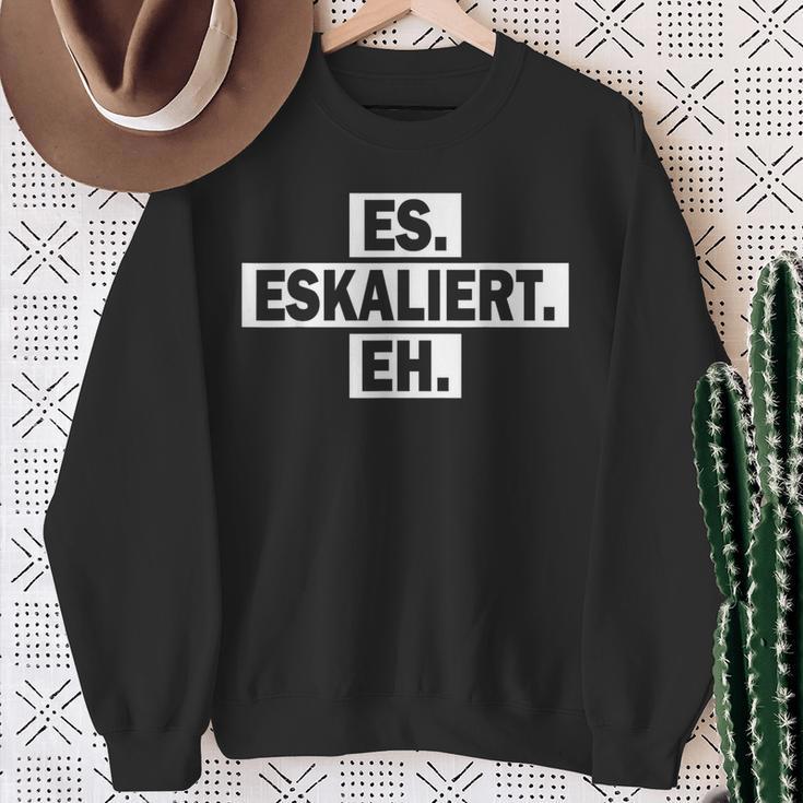 Es Eskaliert Eh For Techno Party Apres Ski Sweatshirt Geschenke für alte Frauen