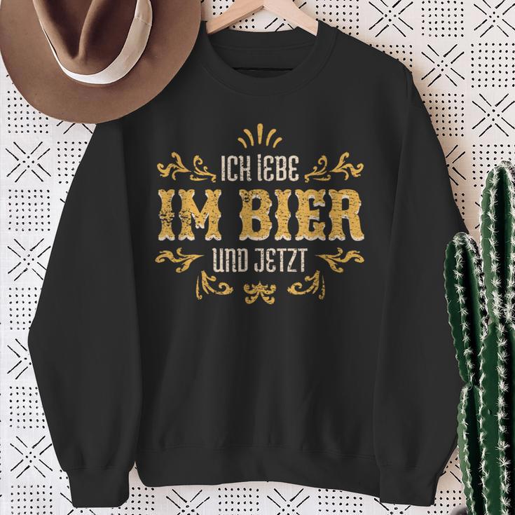 Ich Lebe Im Bier Und Jetzt Ich Lebe Im Sweatshirt Geschenke für alte Frauen