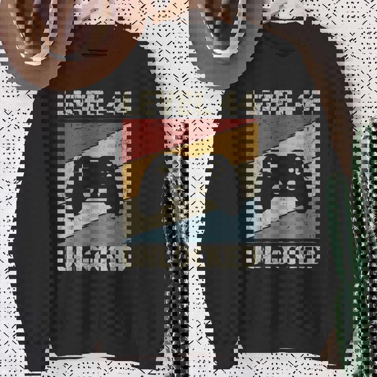 Level 44 Unlocked Video Gamer 44Th Birthday Vintage Sweatshirt Gifts for Old Women