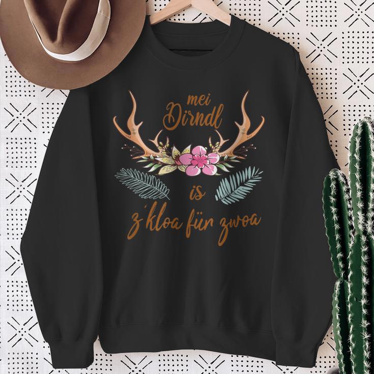 Mei Dirndl Is Zkloa Für Zwoa Zu Klein Für Zwei Meadowen S Sweatshirt Geschenke für alte Frauen