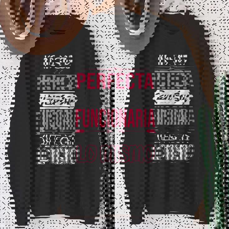 No Soy Perfecta Pero Soy Un Funcionaria Que Casi Lo Mismo Camisa de entrenamiento Regalos para ancianas