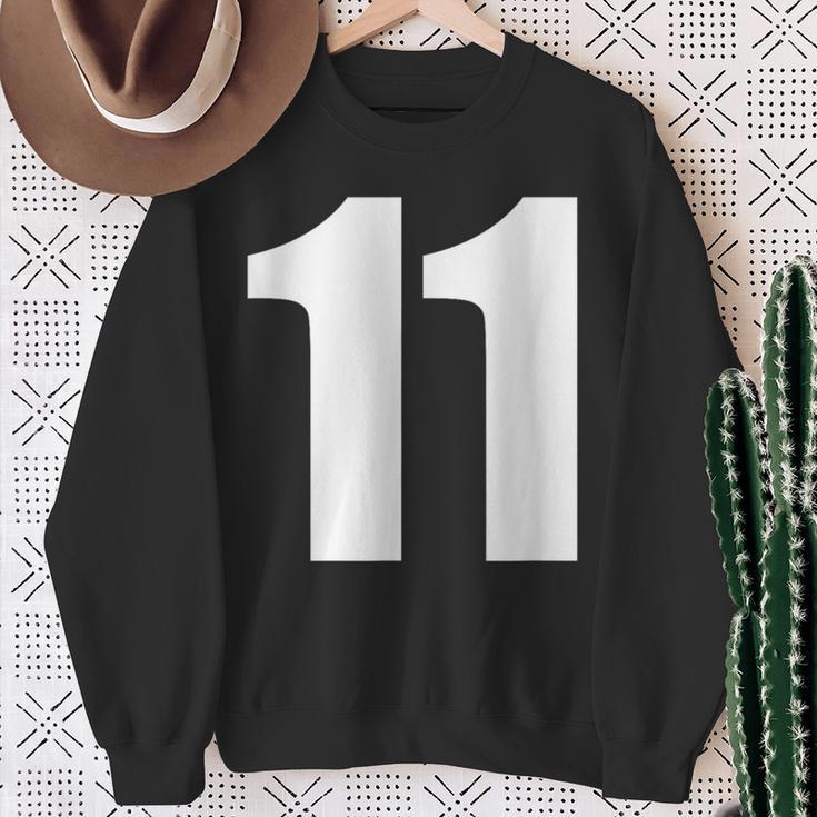 Number Eleven Number 11 Numbers Sweatshirt Geschenke für alte Frauen