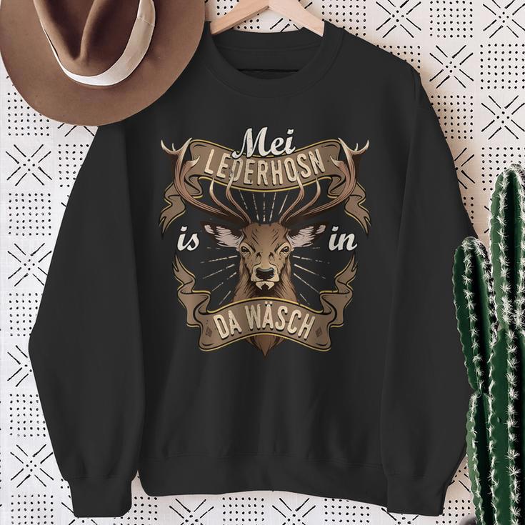 Oktoberfest Mei Lederhosn Is In Da Wäsch Deer Cool Sweatshirt Geschenke für alte Frauen