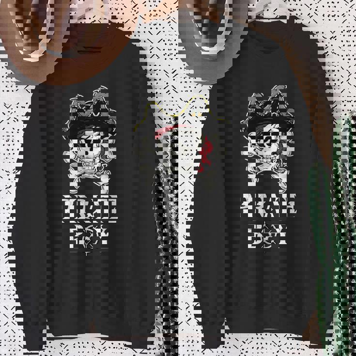 Pirate Boy Crossbones Jolly Roger Bandiera Felpa Regalos para ancianas