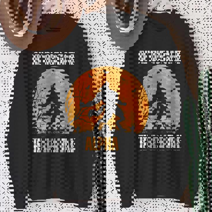 Solo Unaolta Può Essere Alpha Wolf Meme Forte E Fiducioso Felpa Regalos para ancianas