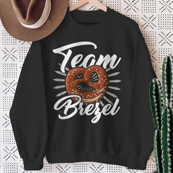 Team Pretzel Biscuit S Sweatshirt Geschenke für alte Frauen