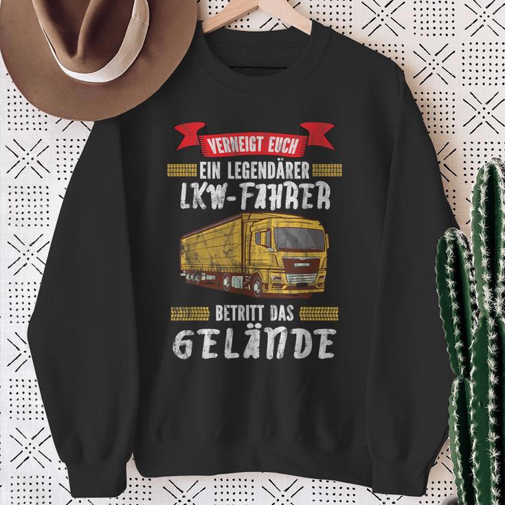 Trucker A Legendary Truck Driver Betritt Das Gelände Truck Sweatshirt Geschenke für alte Frauen