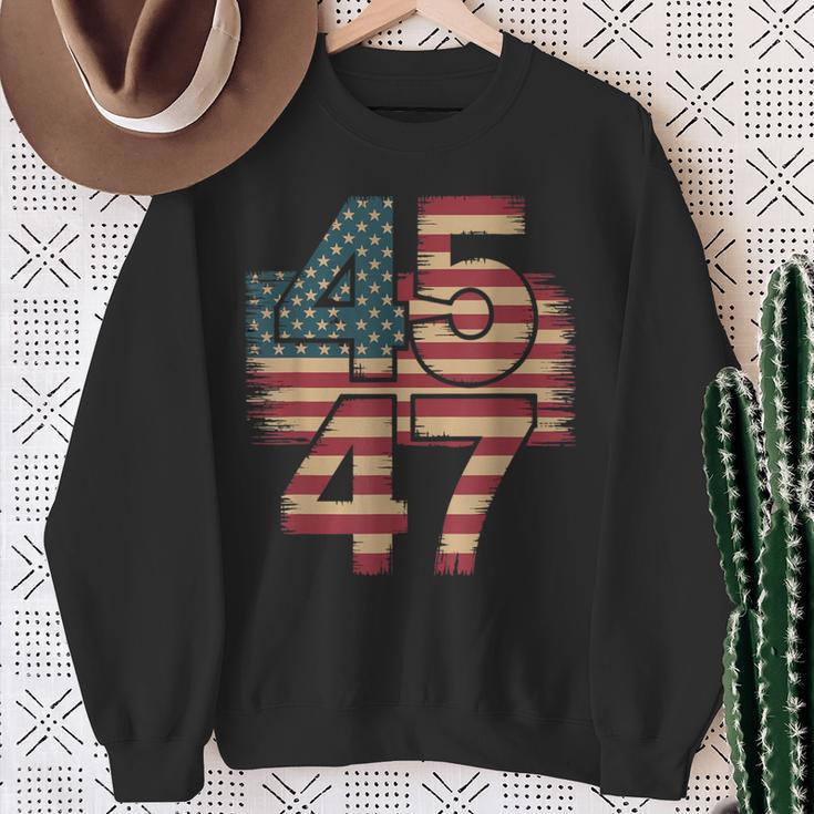 Vintage American Flag Retro 45 47 Trump 2024 Sweatshirt Geschenke für alte Frauen