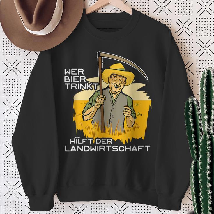 Wer Bier Trinkt Hilft Der Agriculture Für Bierliebt Who Sweatshirt Geschenke für alte Frauen