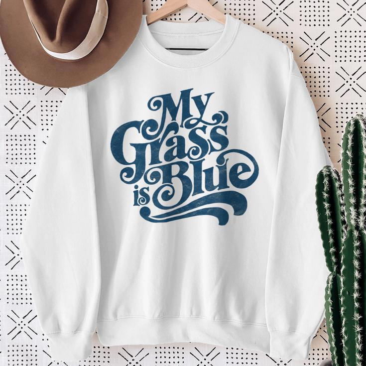 My Grass Is Blueintage Bluegrass Hand Lettering Retro Sweatshirt Geschenke für alte Frauen