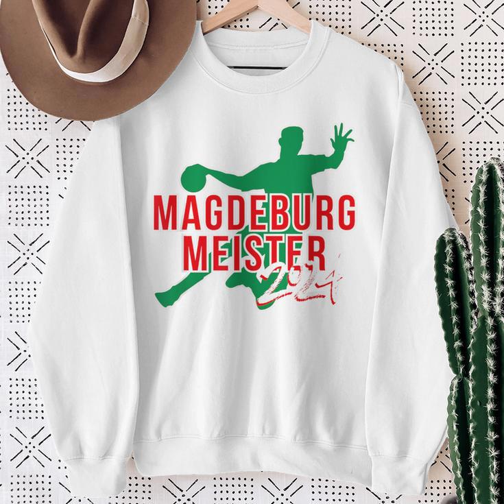 With Handball Team Magdeburg Fan Saxony-Anhalt Green Red Sweatshirt Geschenke für alte Frauen