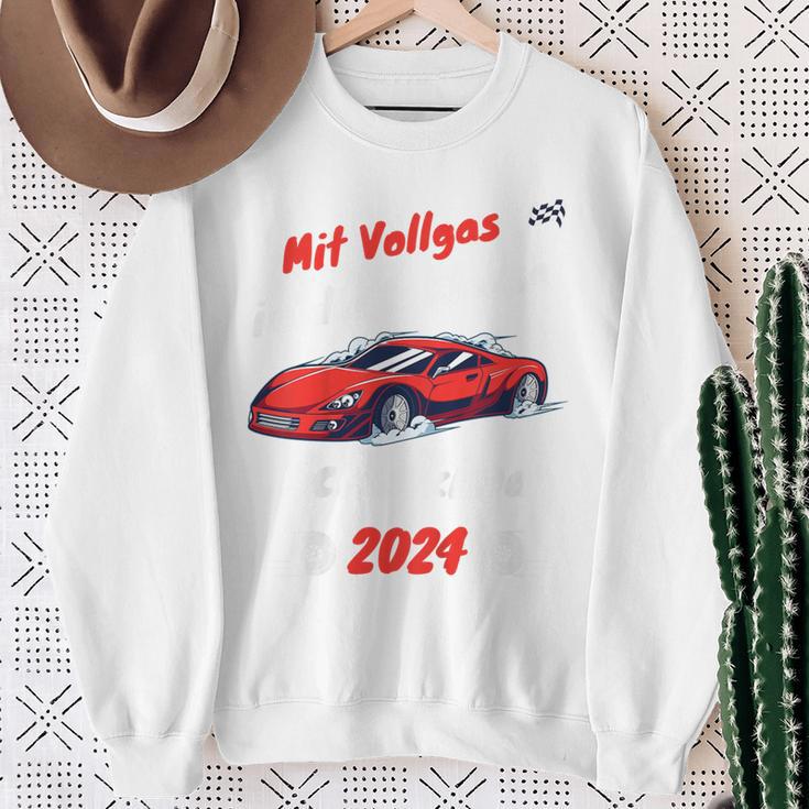 Kinder Endlich Schulkind 2024 Boy School Cone Racing Car First Day At School Sweatshirt Geschenke für alte Frauen