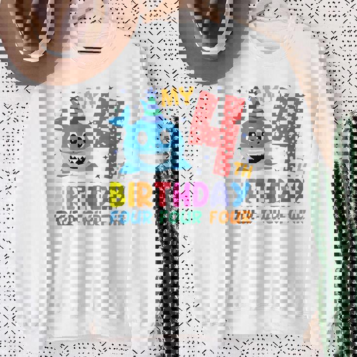 Niños My 4Th Birthday Diseño De Tiburón Para Niños Camisa de entrenamiento Regalos para ancianas