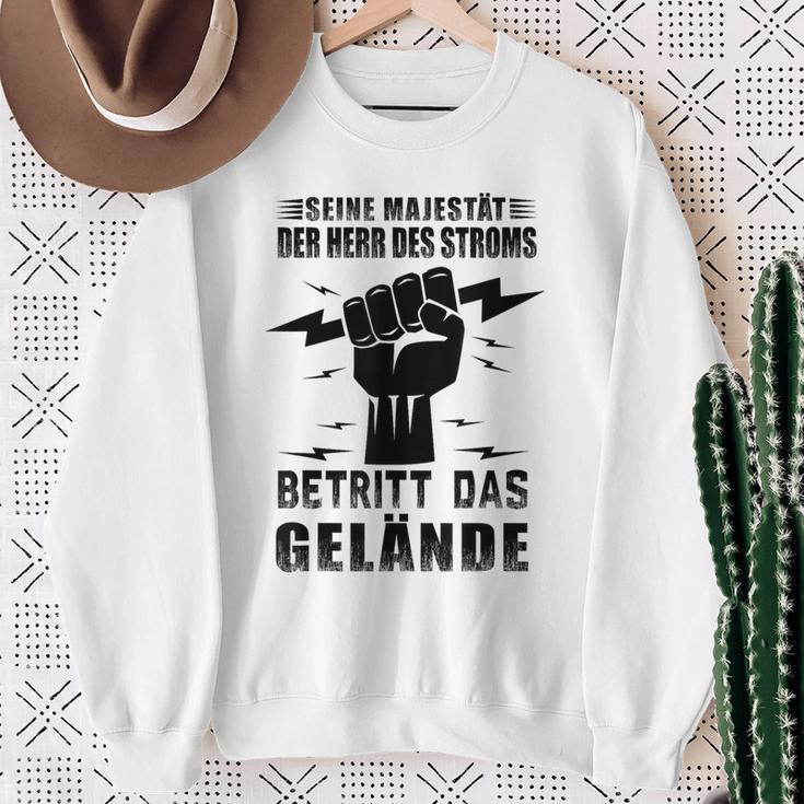 Seine Majestät Der Lord Des Stroms Betritt Das Gelänen Seine Majestät Der L S Sweatshirt Geschenke für alte Frauen