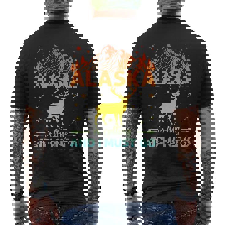 Alaska Sta Chiamando E Devo Andare Alaska Alaska Cervo Animale Maglia A Manica T-shirt da uomo con stampa posteriore