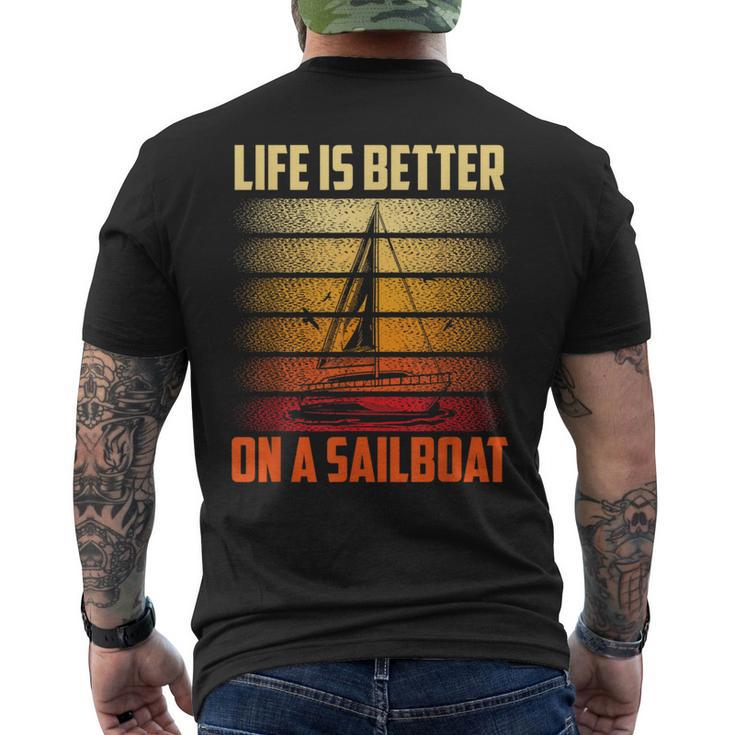 Das Leben Ist Besser Auf Einem Sailboat T-Shirt mit Rückendruck