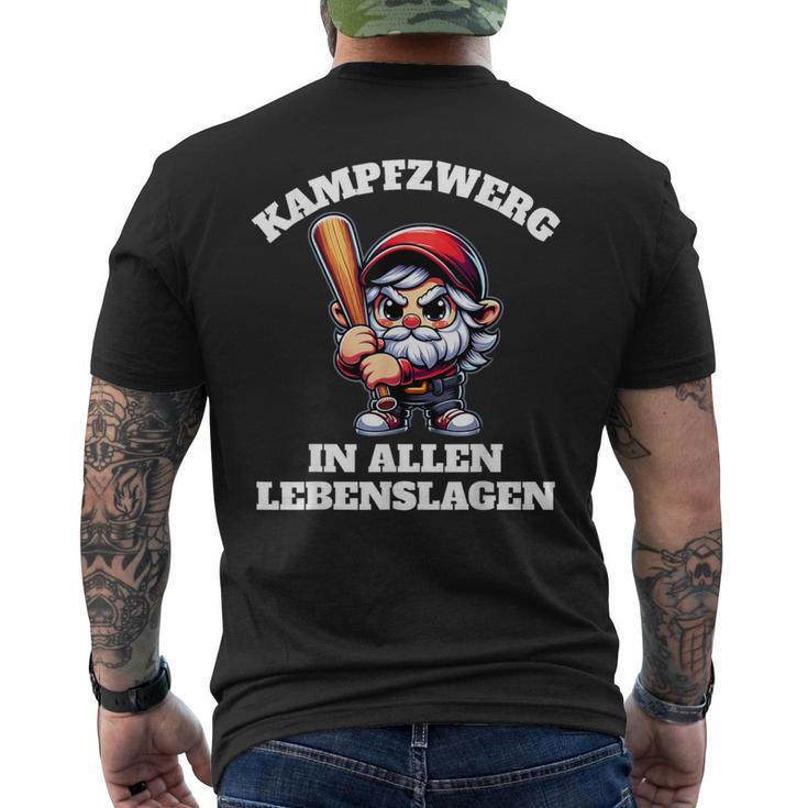 Kampffzwerg In Allen Lebenslagen T-Shirt mit Rückendruck