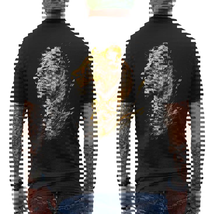 Leonessa Madre Cuccioli Opera D'arte Leone Animale Wildlife T-shirt da uomo con stampa posteriore