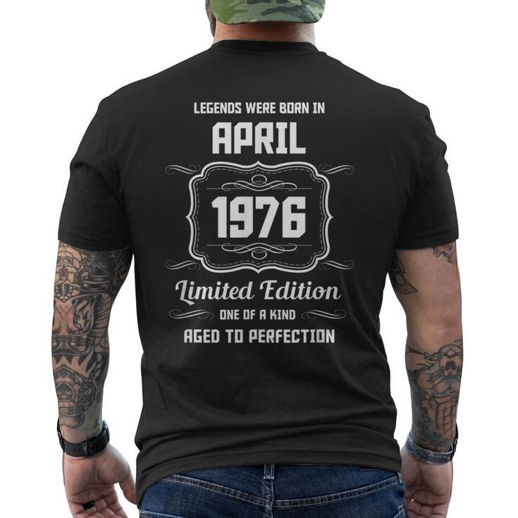 Les Légendes Sont Nées En Avril 1976 T-shirt imprimé au dos