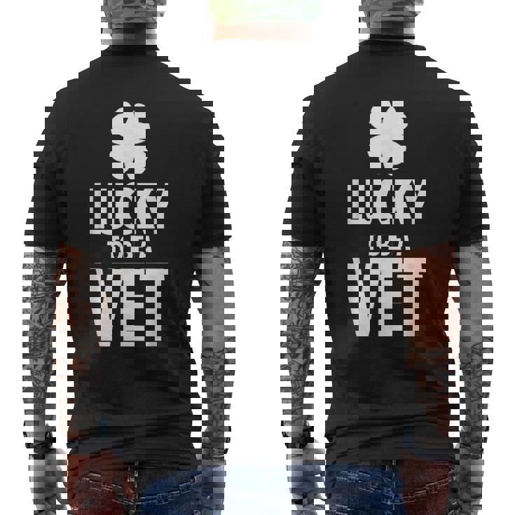 Lucky To Be Aet Orgoglioso Medicoeterinarioeterinario T-shirt da uomo con stampa posteriore