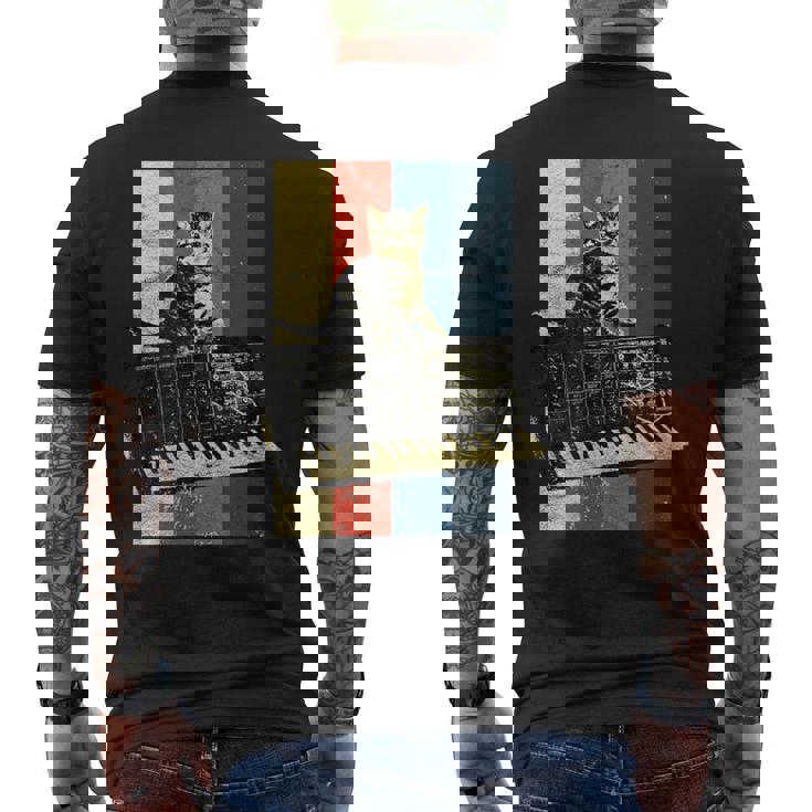 Sintetizzatore & Catintage Analogico Synth Techno T-shirt da uomo con stampa posteriore
