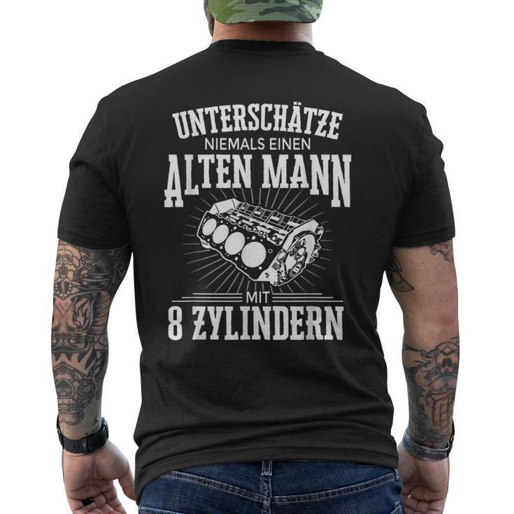 Unterschätze Nie Alten Mann 8 Cylinder Tuning8 Engine T-Shirt mit Rückendruck