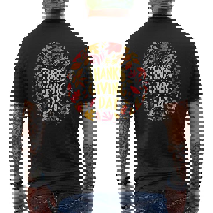 Vestito Del Giorno Del Ringraziamento Con Foglie D'autunno T-shirt da uomo con stampa posteriore
