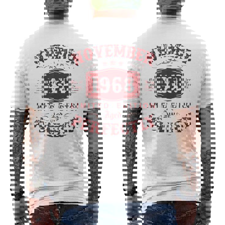 Novembre 1968 Regalo Uomo 56 Anni Compleannointage 1968 T-shirt da uomo con stampa posteriore