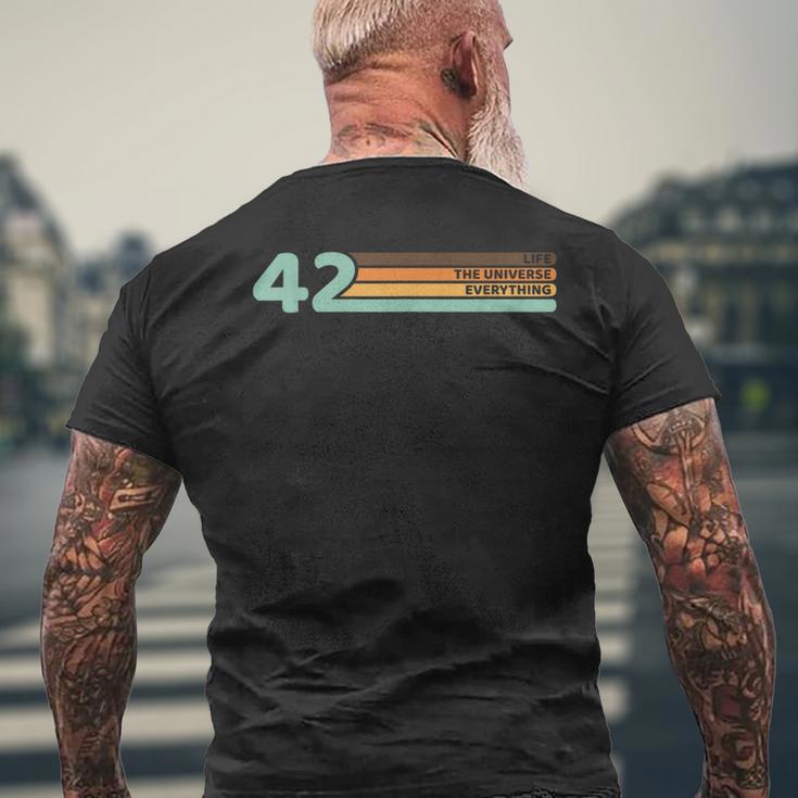 42 Die Antwort Auf Das Leben Des Universe Und Alles T-Shirt mit Rückendruck Geschenke für alte Männer