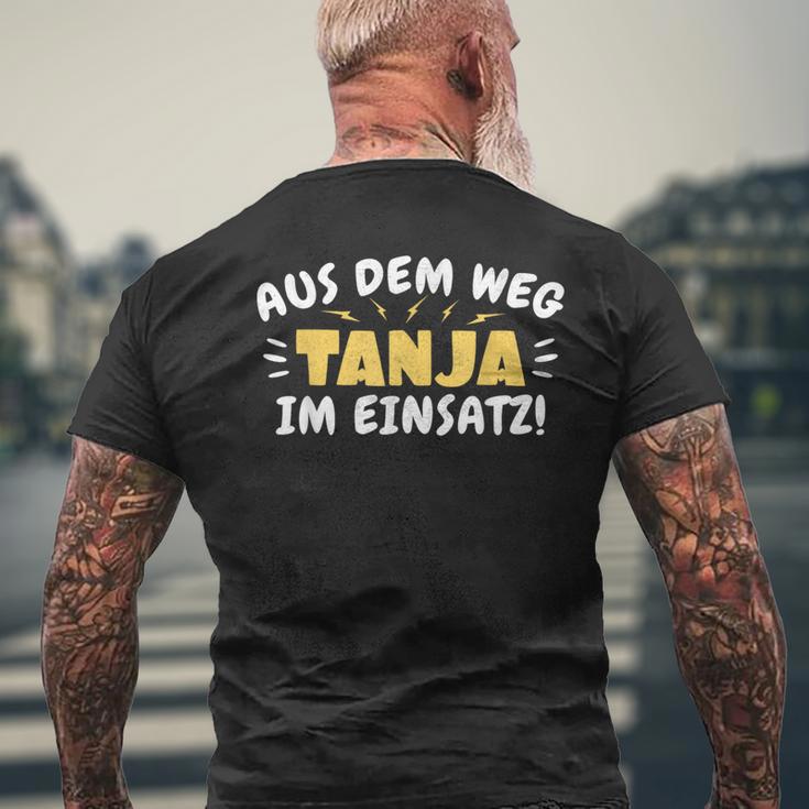 Aus Dem Weg Tanja Im Einsatz T-Shirt mit Rückendruck Geschenke für alte Männer