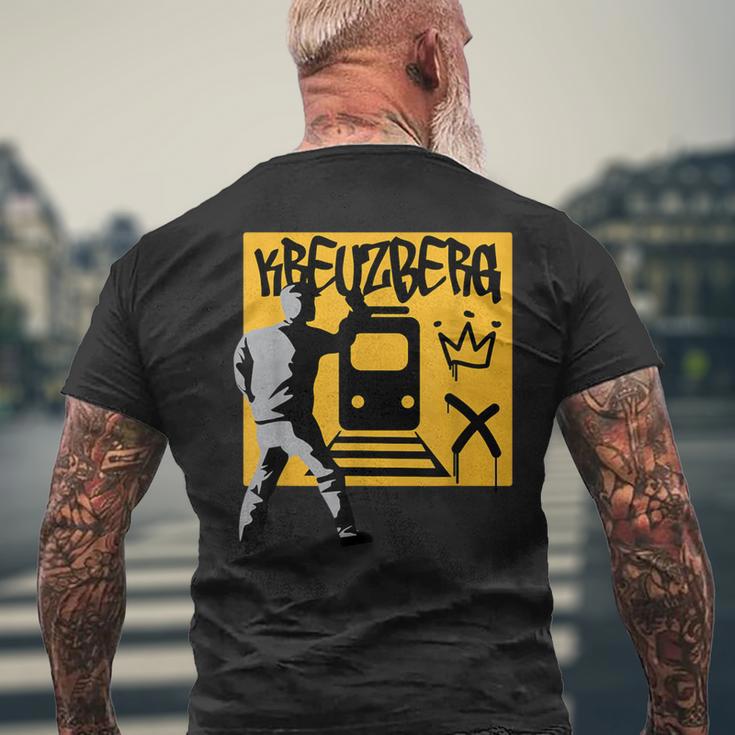 Berlin Kreuzberg Friedrichshain District Graffiti Crown U-Bahn T-Shirt mit Rückendruck Geschenke für alte Männer