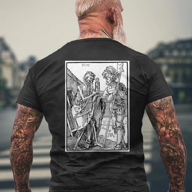 The Death And The Landsknecht By Albrecht Durer 1510 T-Shirt mit Rückendruck Geschenke für alte Männer