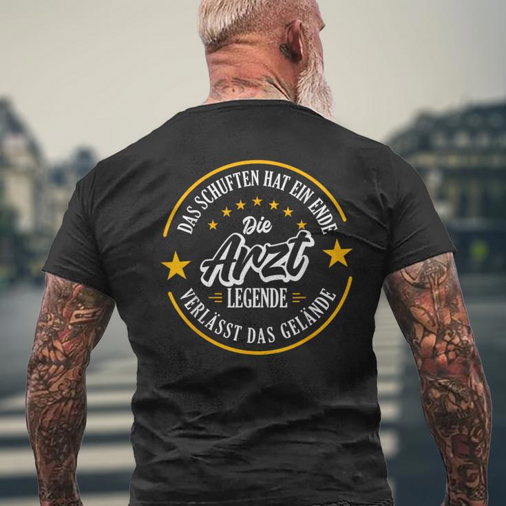 Doctor Rente 2023 Eine Gecht Legendeerlässt Das Gelän T-Shirt mit Rückendruck Geschenke für alte Männer