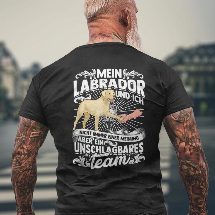 Ein Unbeatable Team Labbi Dog Holder Labrador T-Shirt mit Rückendruck Geschenke für alte Männer