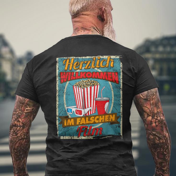 Herzlich Willkommen Im Falschen Film Herzlich Willkommen Im Falschen Film T-Shirt mit Rückendruck Geschenke für alte Männer