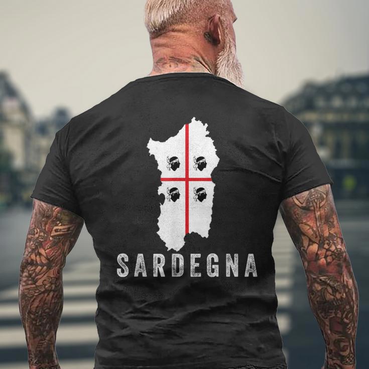 Sardegna Sardinien Karte Flagge Urlaub Italien T-Shirt mit Rückendruck Geschenke für alte Männer