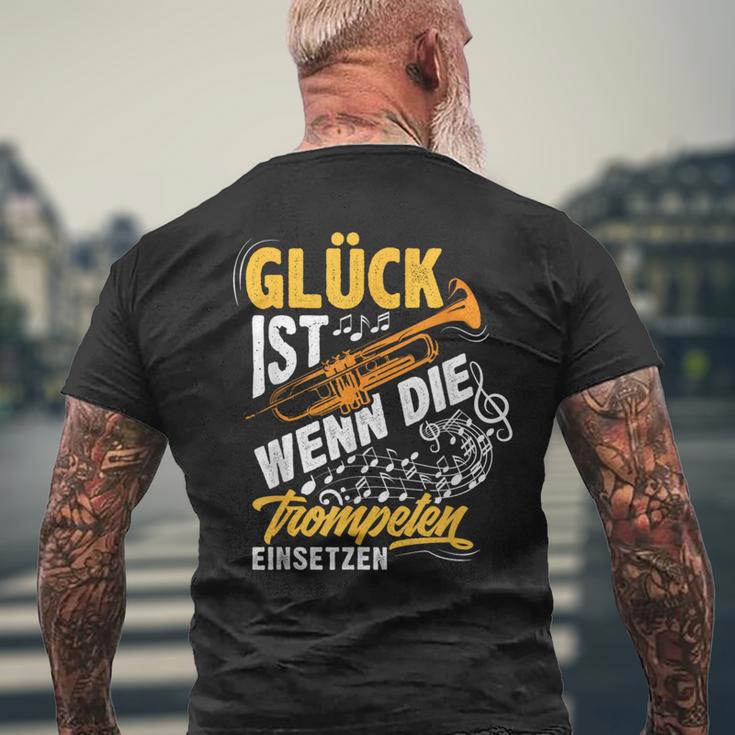 Trumpet Glück Ist Wenn Die Trumpeten Einsetzetz T-Shirt mit Rückendruck Geschenke für alte Männer