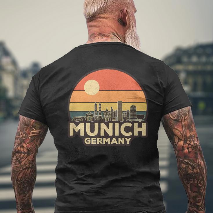 Vintage Munich Skyline T-Shirt mit Rückendruck Geschenke für alte Männer