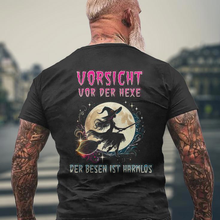 Vorsichtor Der Hexe Der Besen Ist Harmlos Hexen T-Shirt mit Rückendruck Geschenke für alte Männer