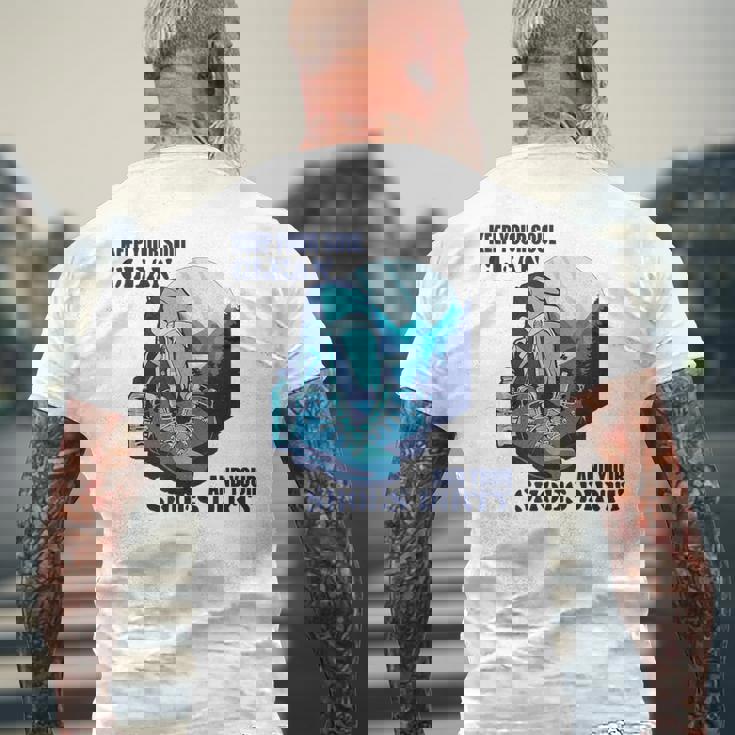Scritta Escursionismo Carattere Scarpe Umorismo Montagna Montagna Arrampicata T-shirt da uomo con stampa posteriore Regalos para ancianos