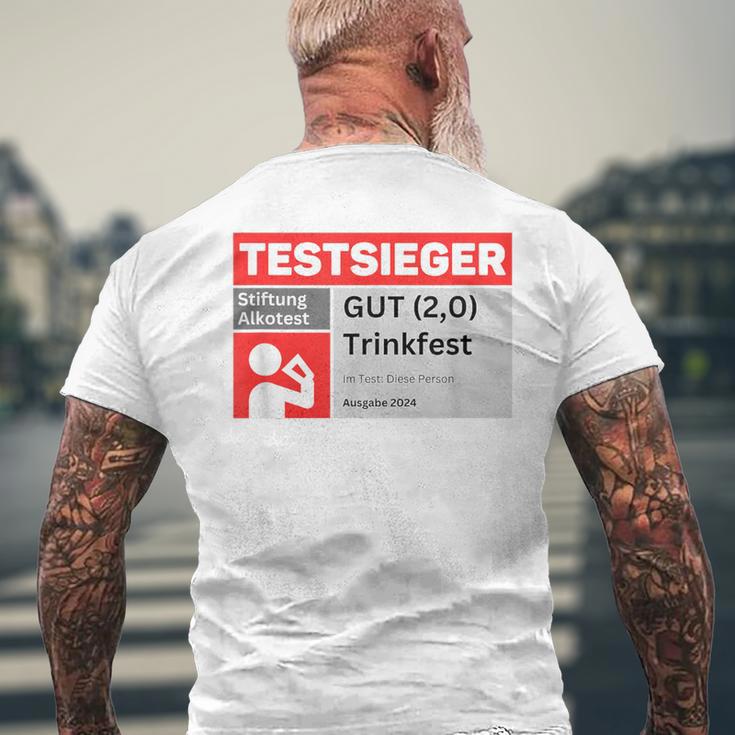 Test Winner Stiftung Alkotest Gut Trinkfest Malle Bumsbar T-Shirt mit Rückendruck Geschenke für alte Männer